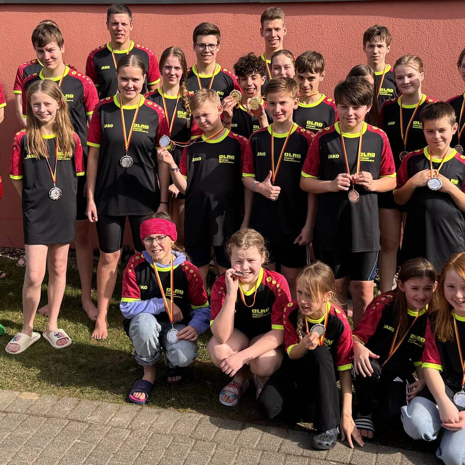 Lebensretter aus Radevormwald: DLRG erfolgreich bei Bezirksmeisterschaften