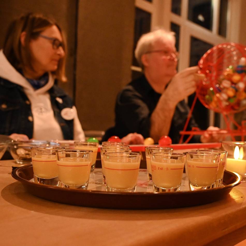 Spieleabend in Wermelskirchen: Die Wermelskirchener lieben Bingo – und Eierlikör