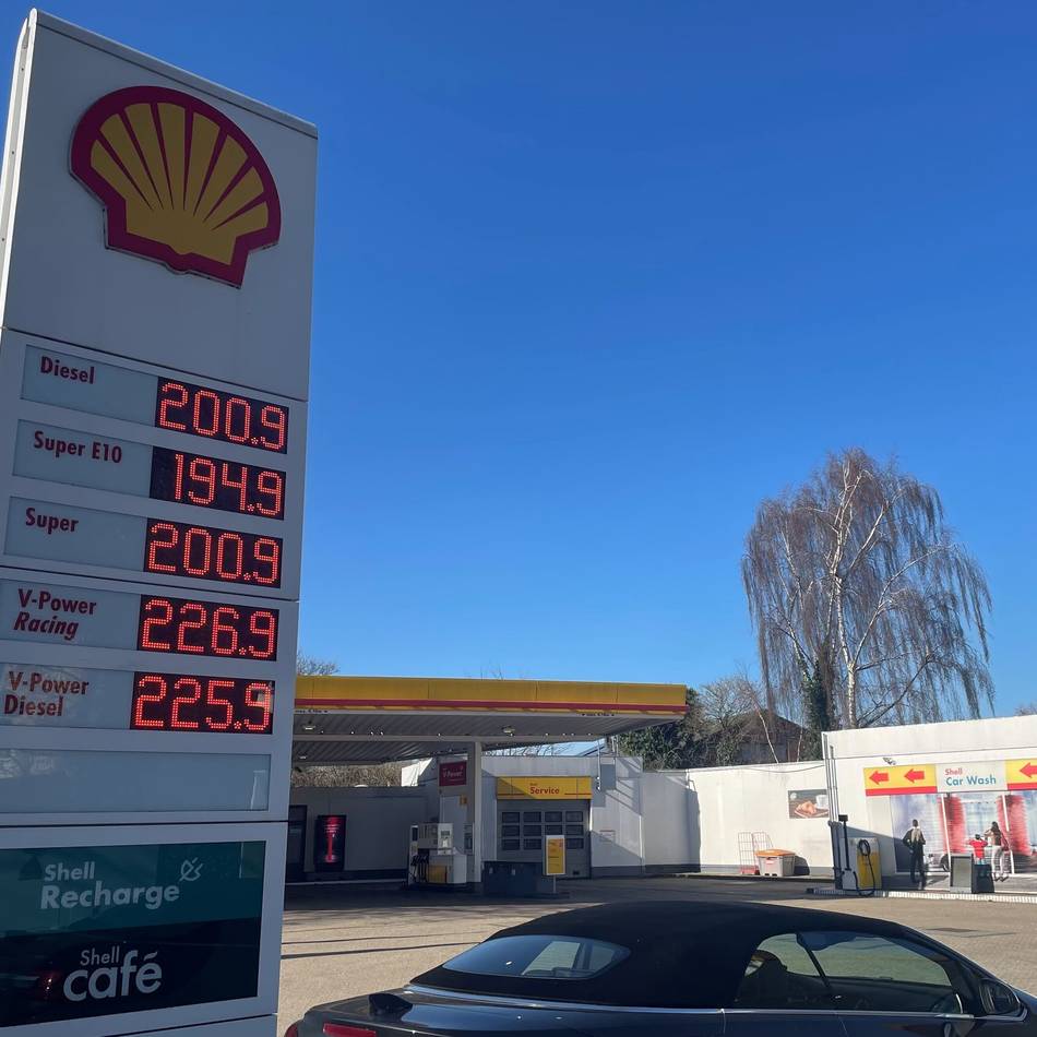Spritpreise in Erkelenz: „Sobald die Zwei vorne steht, ist hier gar nichts mehr los“