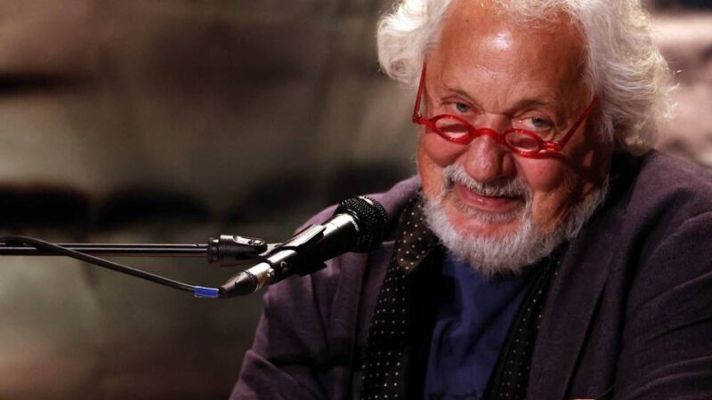 Kabarettist auf Abschiedstour:  Beikirchers brillantes „Arrivederci“ in Leverkusen