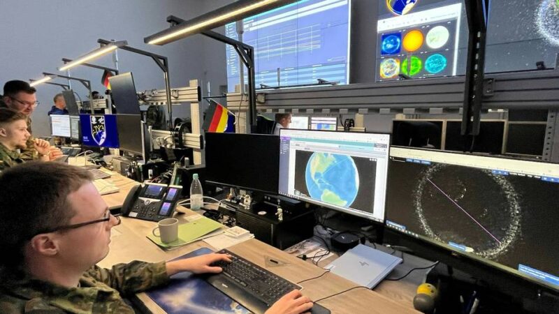 Meteorit-Einschlag in Deutschland: Was das Weltraumlagezentrum in Uedem im All beobachtet