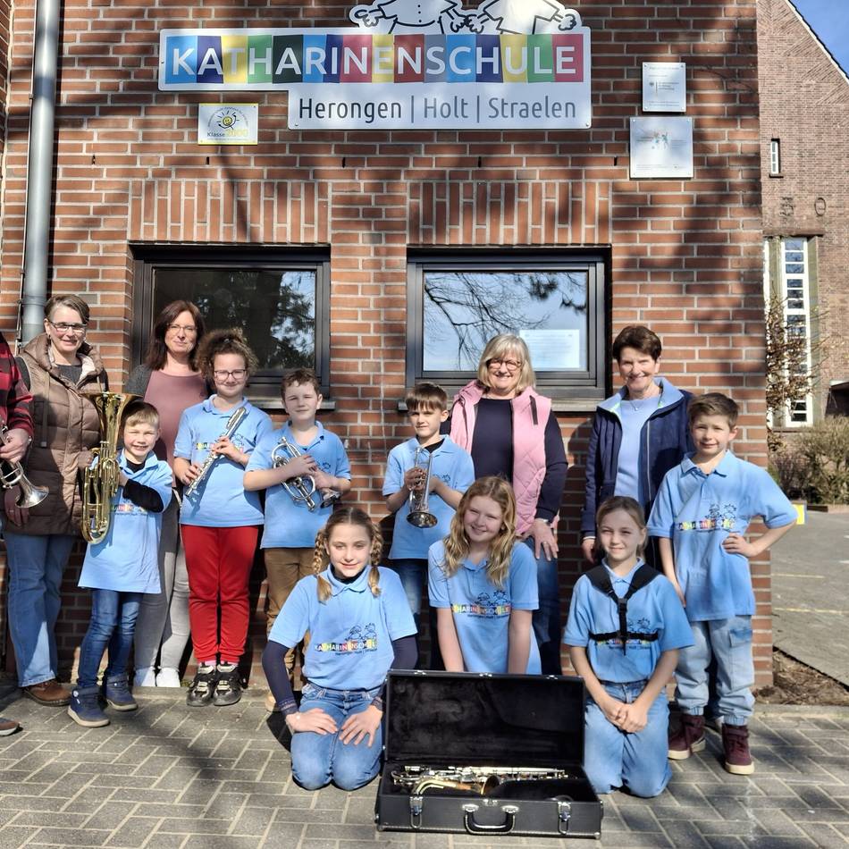Musikprojekt an Katharinenschule Herongen: Spende ermöglicht neues Saxofon für Schulorchester