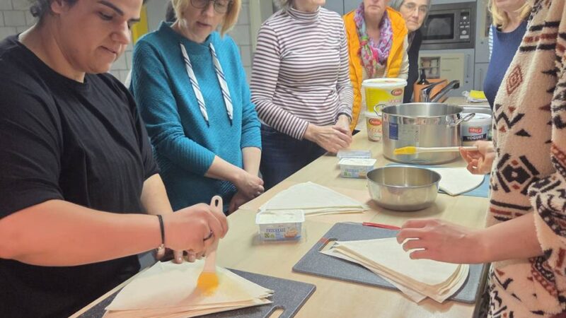 Börek, Linsen und Lebensfreude in Jüchen: Landfrauen reisten kulinarisch in die türkische Küche