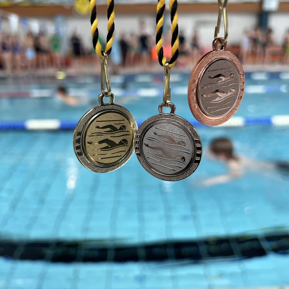 Im Hallenbad Korschenbroich: 152 Grundschüler schwammen um die Wette