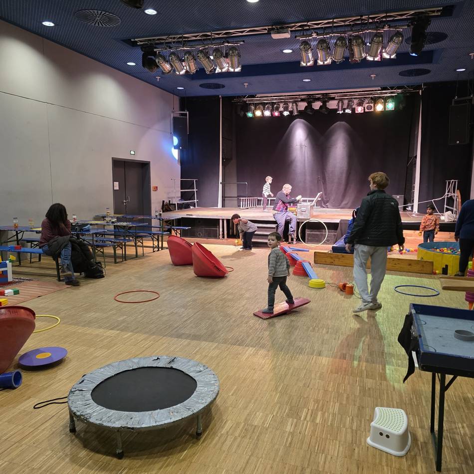 Spielenachmittage in Hilden: Kinder und Erwachsene in Bewegung bringen