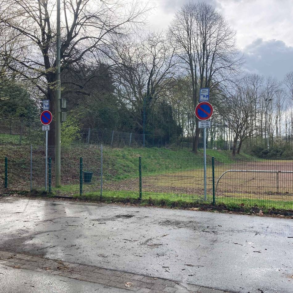 Verkehrssicherheit in Grevenbroich: Elternhaltestelle an Viktoria-Grundschule in Frimmersdorf verlegt