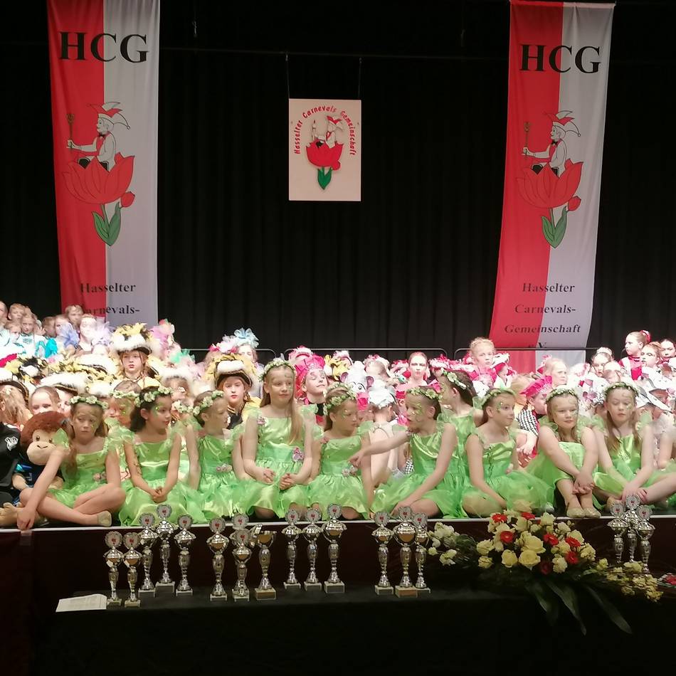 Karnevalssport im Kreis Kleve: Über 1000 Tänzerinnen begeistern in der Klever Stadthalle