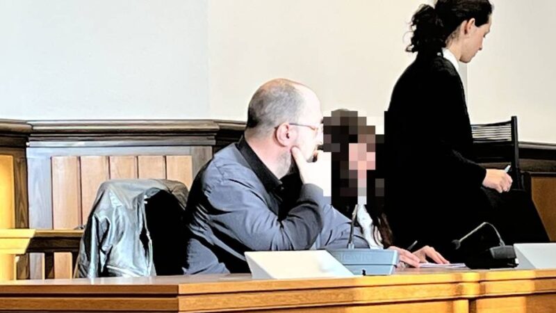 Prozess in Kleve: Totes Baby im Müllcontainer – Mutter auf der Anklagebank