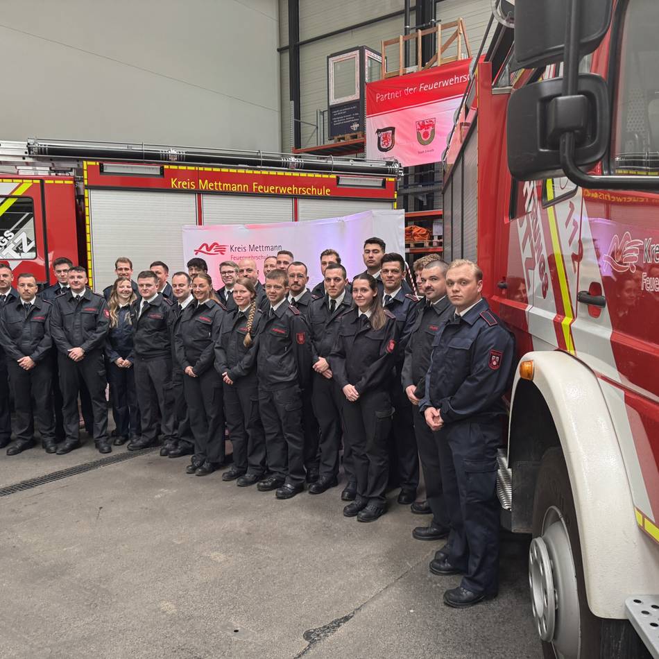 Kreisfeuerwehrschule Mettmann: 25 Absolventen beenden ihre Ausbildung