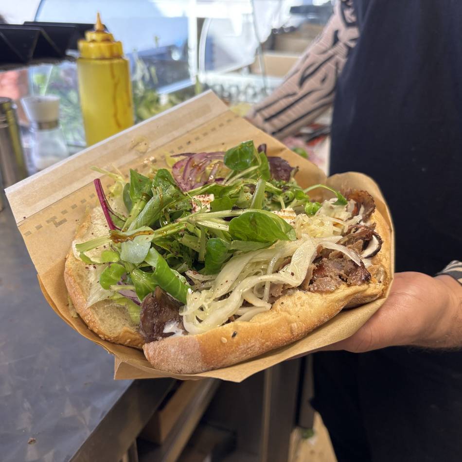 Beliebter Imbiss in Rath: Gibt es in einem Hinterhof-Imbiss den besten Döner in Düsseldorf?