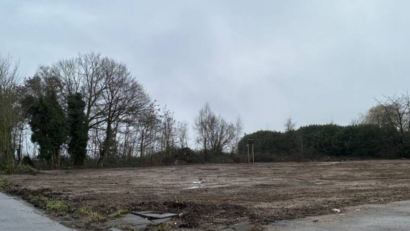 Gebäude an der B9 in Weeze: Nur noch ein leerer Platz – China-Restaurant ist verschwunden