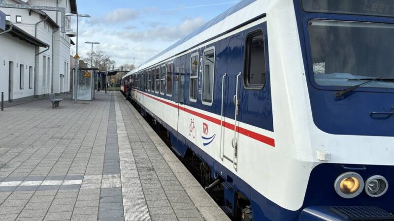 Zwischen Kleve und Düsseldorf: Nostalgie auf Schienen: So ist die Fahrt im historischen Niersexpress