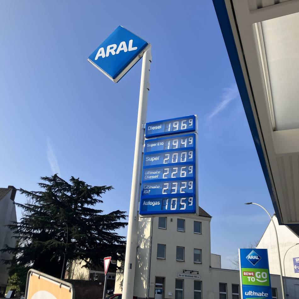 Tankstellen in Mönchengladbach: „Habe meiner Frau gesagt, dass die Spritpreise hier bald explodieren“