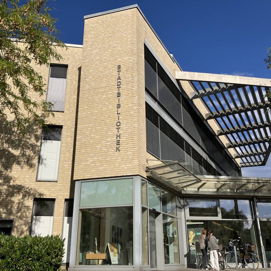 Bis Ende März in Meerbusch: Ausstellung zeigt „Frauen im geteilten Deutschland“