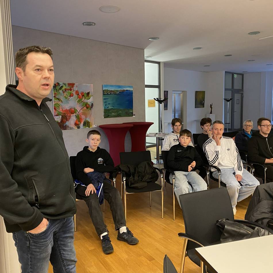 Trendsport in Alpen: Ausgebremste Mountainbiker auf Pistensuche