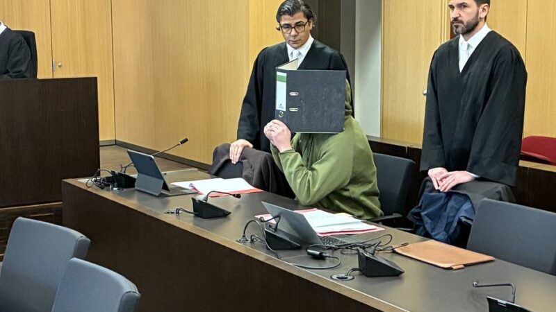 Prozessauftakt in Düsseldorf: Angeklagter aus Monheim gesteht Femizid – „Ich habe einfach schwarz gesehen“
