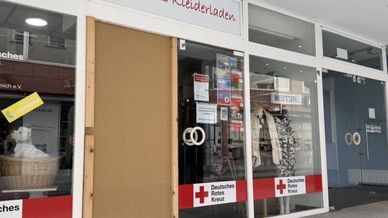 Angebot für alle Grevenbroicher: DRK-Kleiderladen zieht um – Verkaufsfläche verdoppelt sich