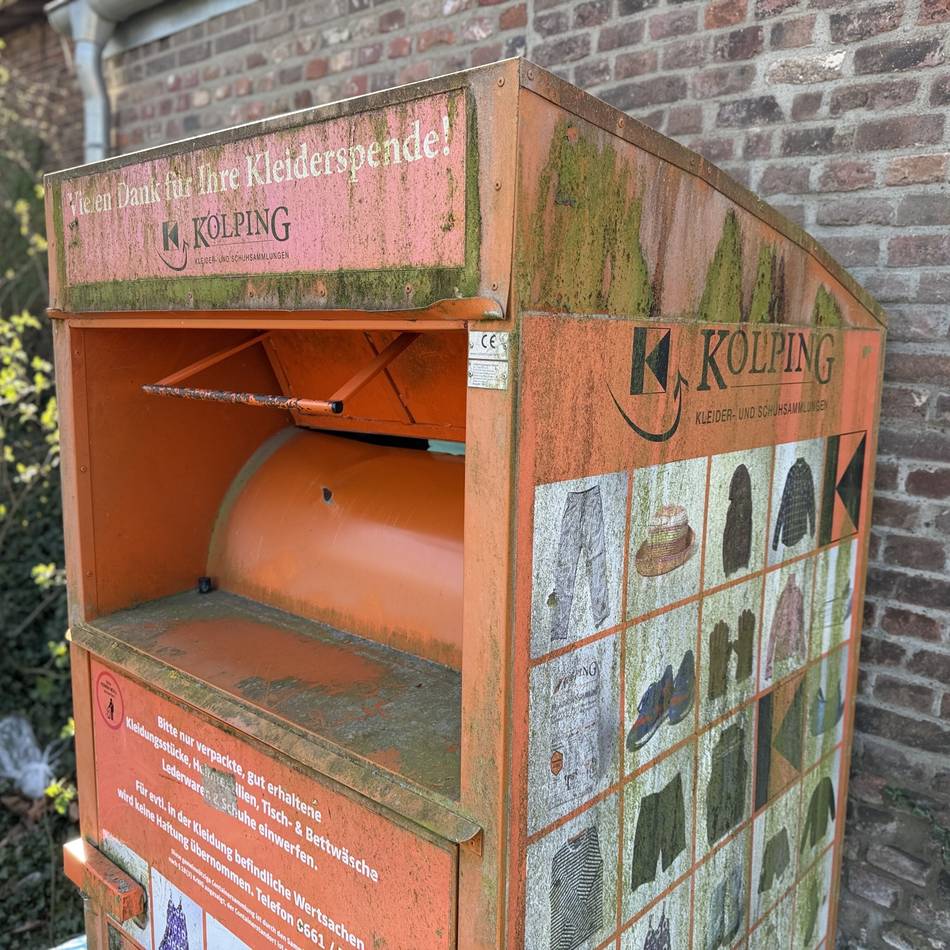 „Können wir nicht verantwortungsvoll betreiben“: Kolpingsfamilie Xanten baut ihre Altkleidercontainer ab