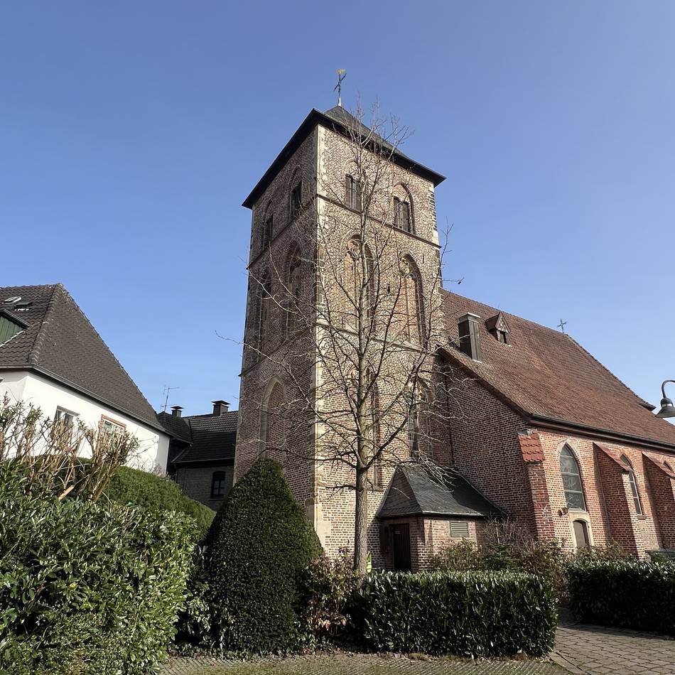 „Er wird auf keinen Fall zurückkehren“: Schermbecker Pfarrer am Tag vor Heiligabend suspendiert – so geht es nun weiter