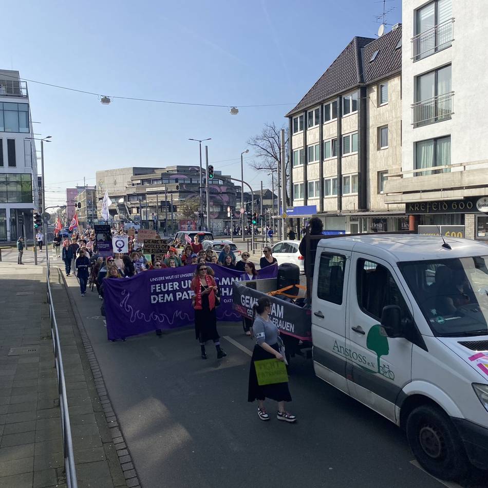 Weltfrauentag in Krefeld: 300 Teilnehmende bei Kundgebung zum Weltfrauentag