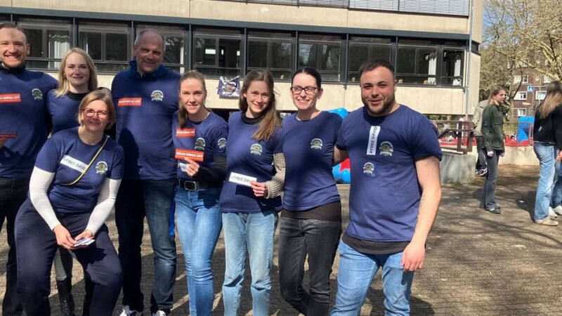 Lehrer überraschen Schüler am Quirinus-Gymnasium: „Unser eigener Abistreich sollte schon besser werden“