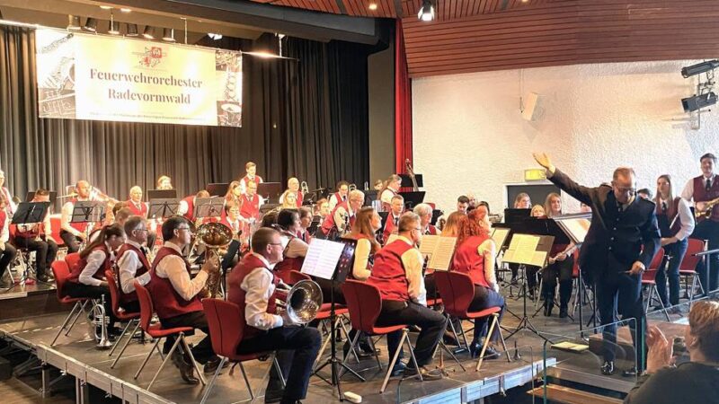 Feuerwehrorchester in Radevormwald: Musiker geben den Auftakt zum Frühling