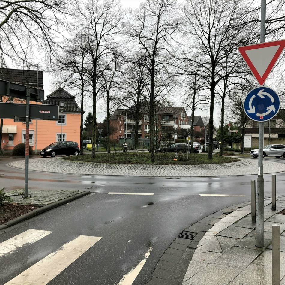 Kaarster Stadtmitte: Erfolglose Ausschreibung – Kreisverkehr-Umbau verschoben