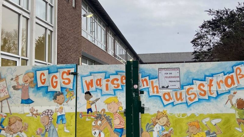 Schultor-Gestaltung in Mönchengladbach: Grundschule Waisenhausstraße stärkt Schutz der Kinder