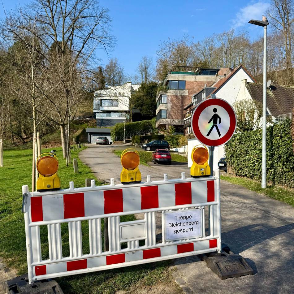 Unterhalb der Schwanenburg: Treppenanlage am Klever Bleichenberg gesperrt