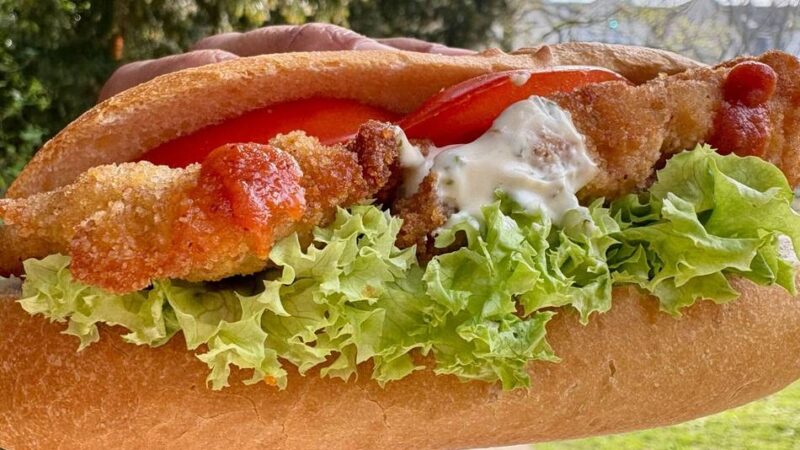 Falstaff Community-Ranking: Drittbeliebtestes Fischbrötchen „des Südens“ gibt es in Düsseldorf – wie es schmeckt