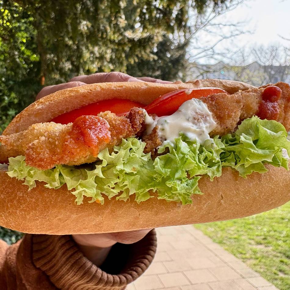 Falstaff Community-Ranking: Drittbeliebtestes Fischbrötchen „des Südens“ gibt es in Düsseldorf – wie es schmeckt