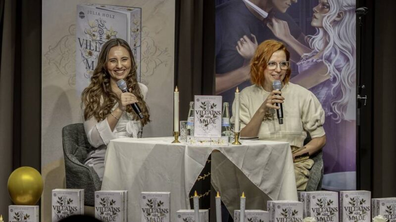 „Villains are made“: Bloggerin Julia Holz bringt Debütroman raus – „Ich bin jetzt einfach Autorin“