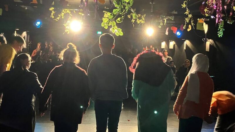 Integratives Kulturprojekt in Leverkusen:  Der „magische Apfel“ vereint Schüler und Junges Theater