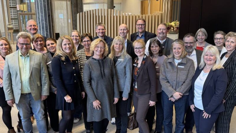 Heiligenhaus: Mitarbeiter feiern 565 Sparkassenjahre