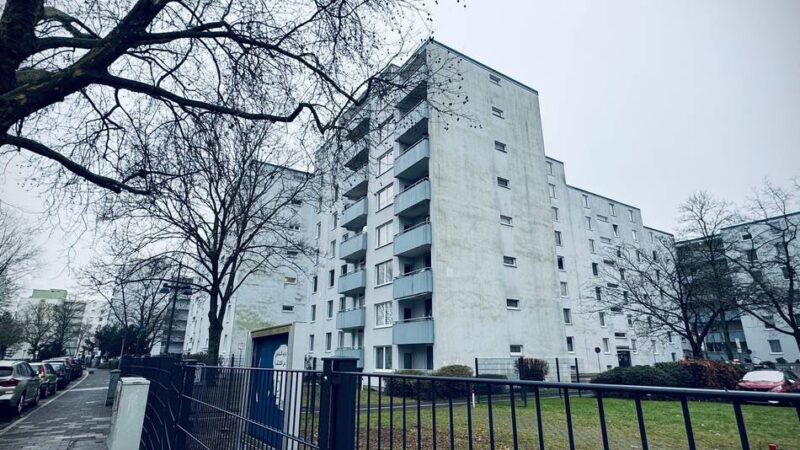 LEG-Wohnungen in Neuss-Erfttal: Zoff um nicht abgeholten Sperrmüll