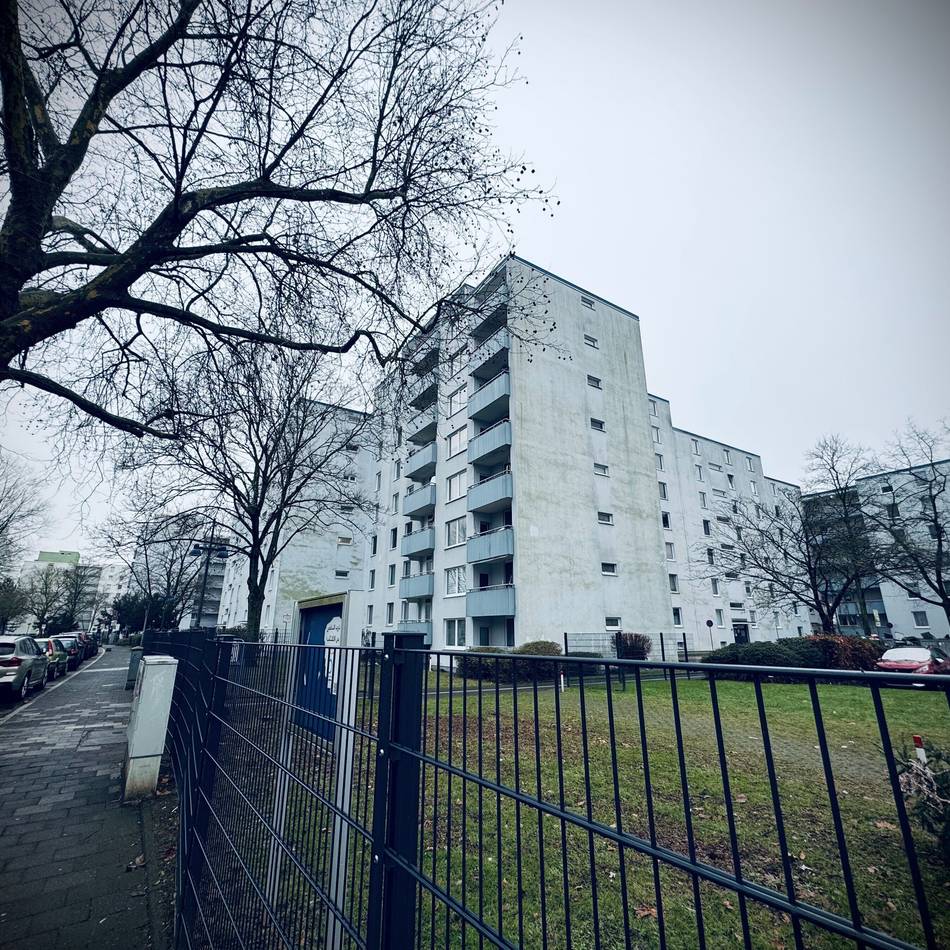 LEG-Wohnungen in Neuss-Erfttal: Zoff um nicht abgeholten Sperrmüll