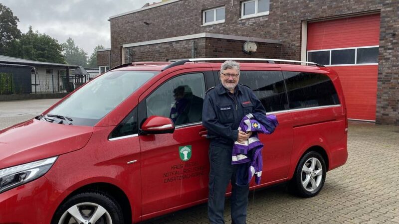 Ehrung für Pfarrer aus Moers: Kreis dankt Notfallseelsorger Bernhard Ludwig