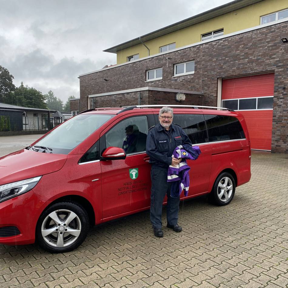 Ehrung für Pfarrer aus Moers: Kreis dankt Notfallseelsorger Bernhard Ludwig