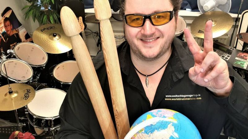Eine Erfindung aus Krefeld: Weltschlagzeugertag mit Karaoke-Trommeln in der Kufa