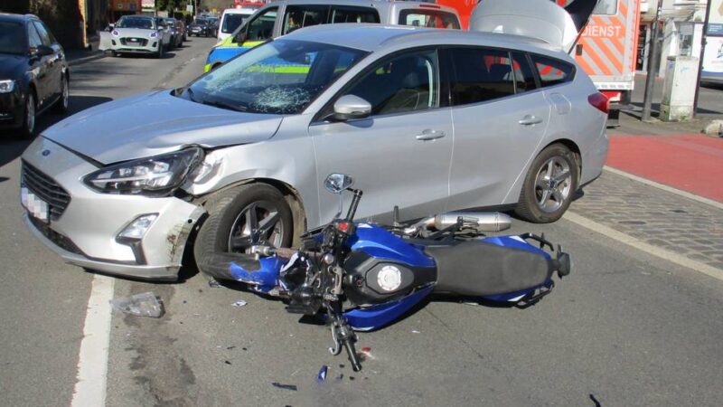 Vorfall in Odenthal: Monheimer Motorradfahrer bei Unfall schwer verletzt