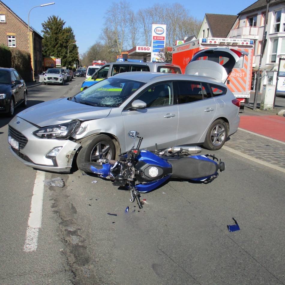 Vorfall in Odenthal: Monheimer Motorradfahrer bei Unfall schwer verletzt