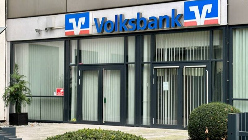 Neuss, Düsseldorf und Krefeld verschmelzen: Volksbank-Fusion – der neue Name steht fest