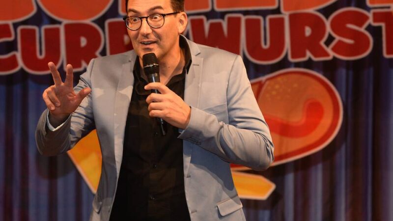Show im Schützenhaus Xanten : An drei Abenden gibt es noch Karten für Comedy & Currywurst