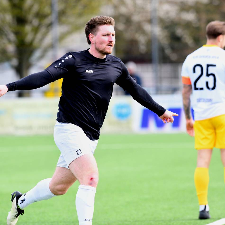 Ausrufezeichen im Aufstiegskampf: Warum die TSV Eller 04 einen Abtrünnigen feiert