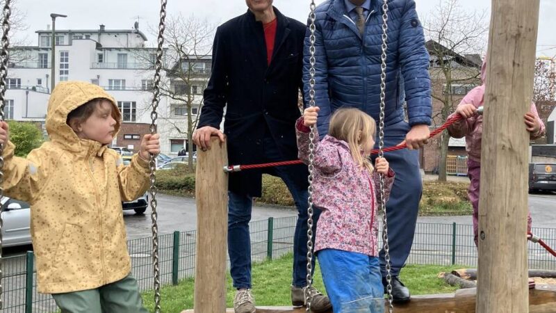 Stadt Kaarst gibt zentralen Spielplatz frei: Am Freesienweg können jetzt endlich wieder Kinder toben