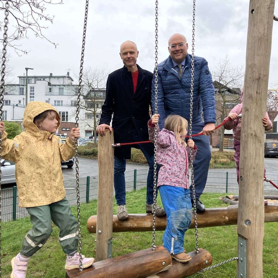 Stadt Kaarst gibt zentralen Spielplatz frei: Am Freesienweg können jetzt endlich wieder Kinder toben