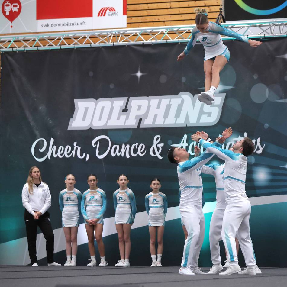 Überschläge, Pyramiden, Hebefiguren: Krefelds Cheerleader zeigen ihr Können
