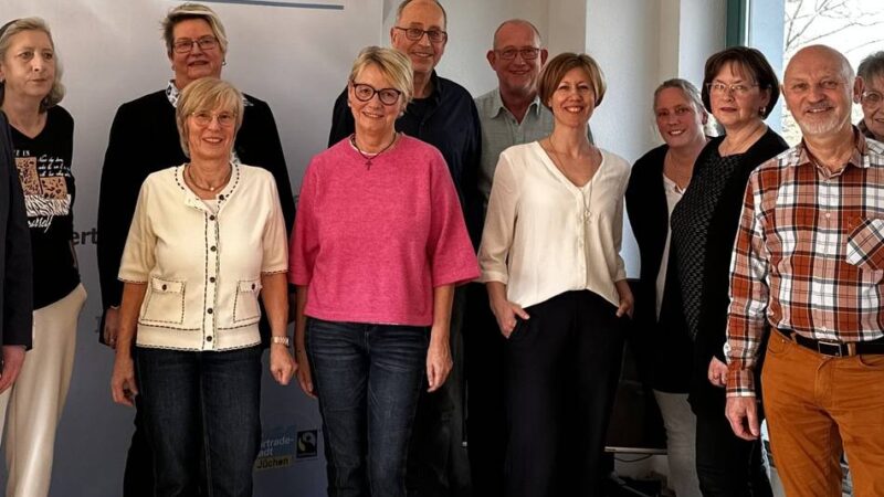 Verwaltung in Jüchen: Stadt ehrt langjährige Mitarbeiter