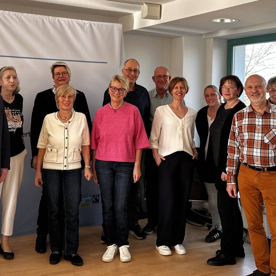 Verwaltung in Jüchen: Stadt ehrt langjährige Mitarbeiter