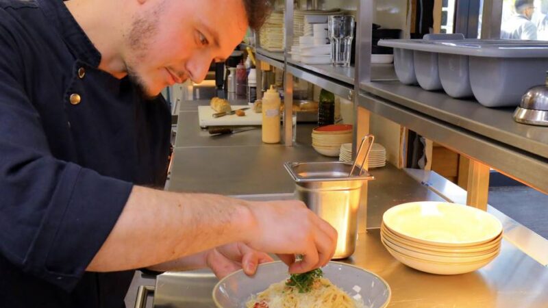 Neue Küche im Plaza del Mar in Xanten: „Wir haben die Wartezeit für den Gast halbiert“